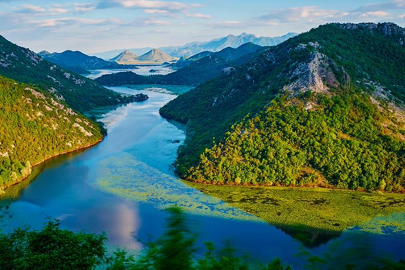 Road trip en Albanie, Monténégro, Kosovo en tente de toit sur deux semaines avec nuits en camping ou camping sauvage 