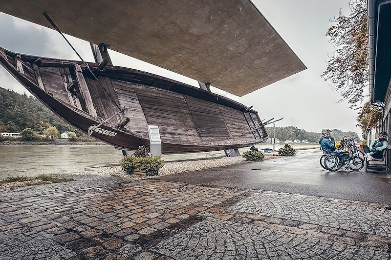 Le Danube à vélo, avec l'incontournable tronçon de l’EuroVelo 6 qui relie Passau à Vienne par la vallée de Wachau et ses vignobles