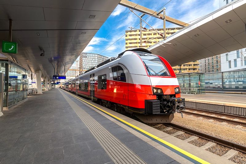 Voyage en train de Paris au Tyrol en passant par Vienne, Salzburg et Innsbruck, sans oublier une halte à Zurich au retour