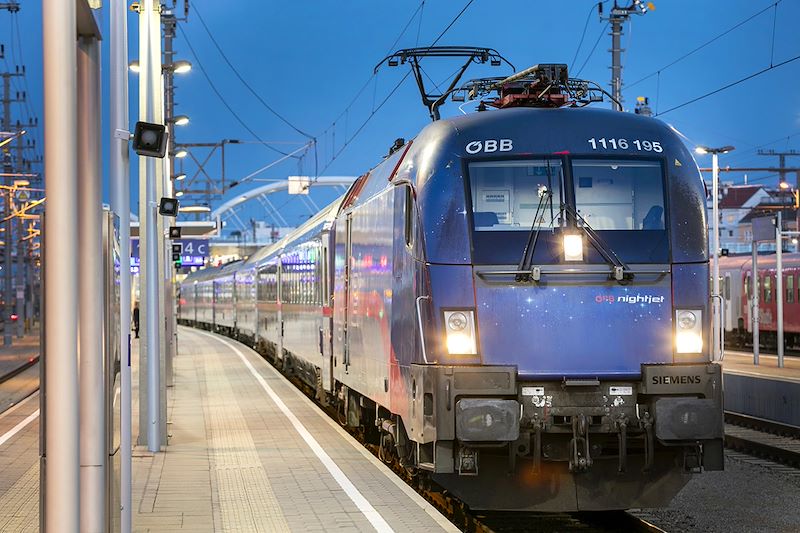 Voyage en train de Paris au Tyrol en passant par Vienne, Salzburg et Innsbruck, sans oublier une halte à Zurich au retour