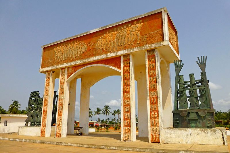 Voyage dans le Sud Bénin à pied et en mobylette : Ouidah, Grand Popo, Ganvié et fleuve Mono !