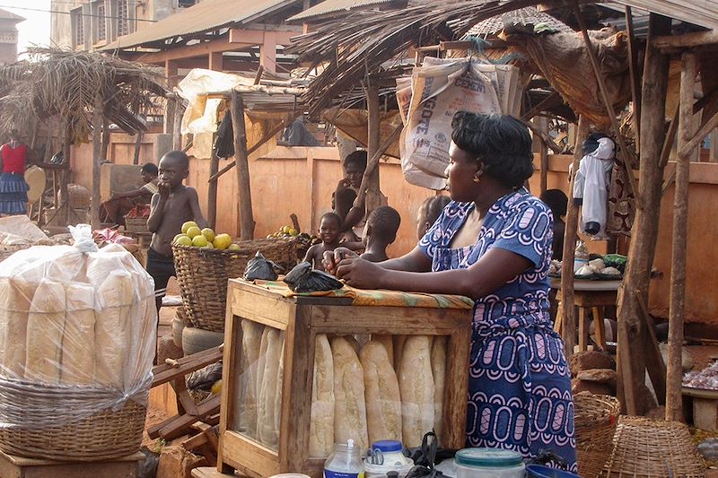 Voyage dans le Sud Bénin à pied et en mobylette : Ouidah, Grand Popo, Ganvié et fleuve Mono !