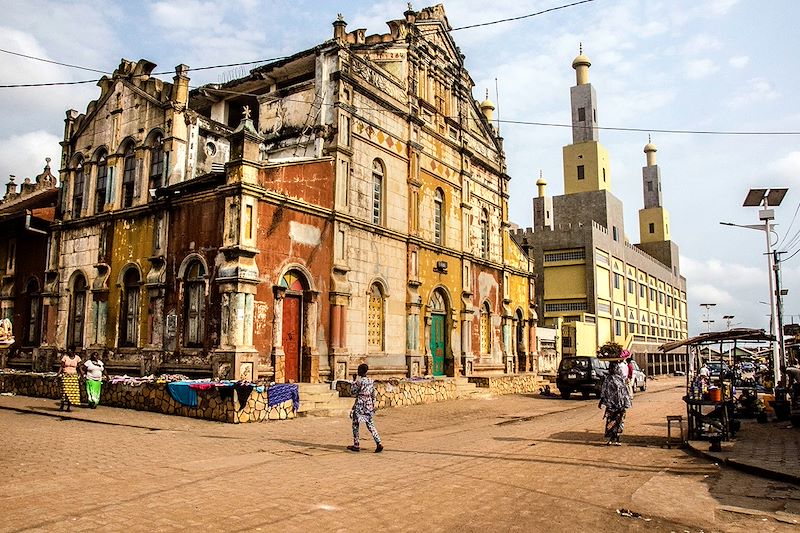 Voyage dans le Sud Bénin à pied et en mobylette : Ouidah, Grand Popo, Ganvié et fleuve Mono !