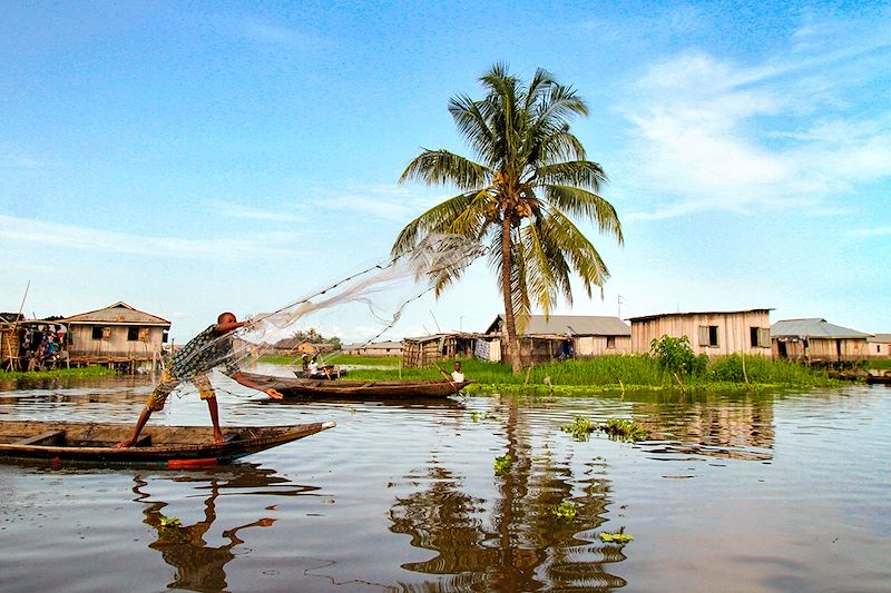 Voyage dans le Sud Bénin à pied et en mobylette : Ouidah, Grand Popo, Ganvié et fleuve Mono !