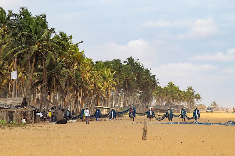 Pêcheurs sur la plage de Grand-Popo - Bénin
