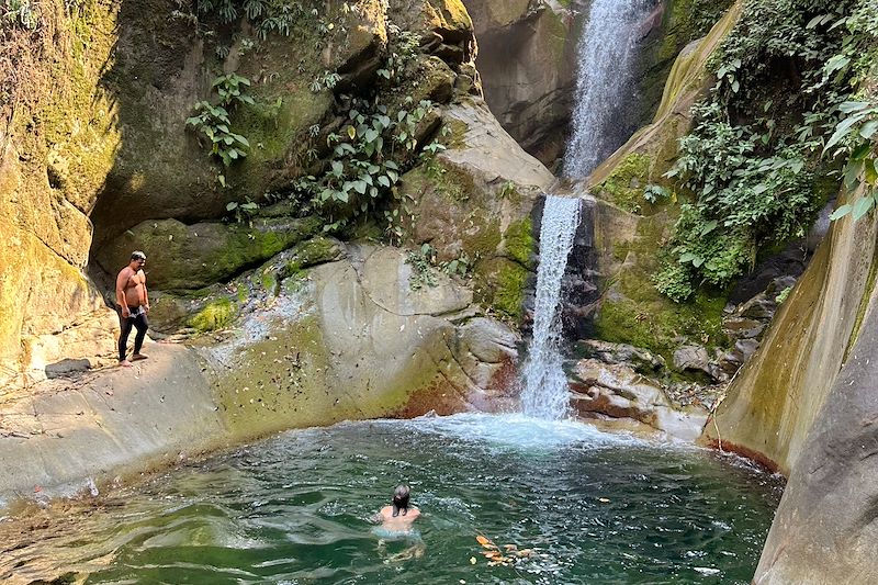 Expédition immersive en territoire inexploré et découvertes à travers les yeux de nos hôtes indigènes... Le trip de la jungle !