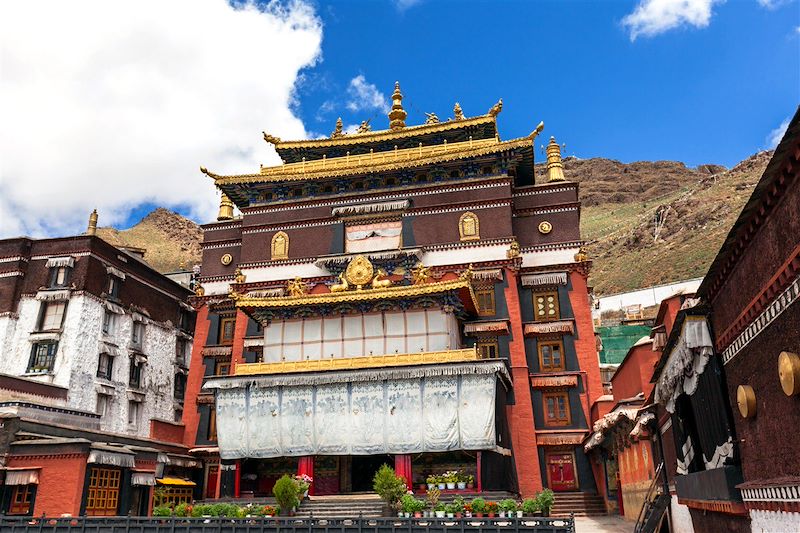 Découverte du Kailash par la route nord via Lhassa, le royaume de Gugé et les monastères légendaires du toit du monde