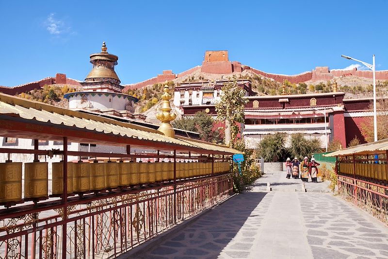 Découverte du Kailash par la route nord via Lhassa, le royaume de Gugé et les monastères légendaires du toit du monde