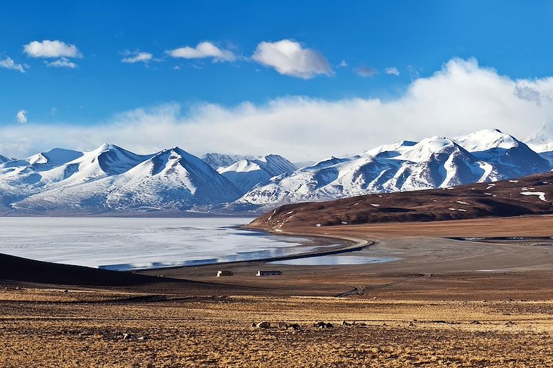 Découverte du Kailash par la route nord via Lhassa, le royaume de Gugé et les monastères légendaires du toit du monde