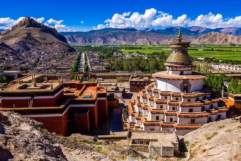 Découverte du Kailash par la route nord via Lhassa, le royaume de Gugé et les monastères légendaires du toit du monde