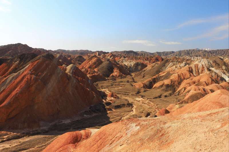 Trek inédit, dans le désert du Badain Jaran, mégadunes, oasis secrètes, monastère bouddhiste et chameaux de Bactriane.