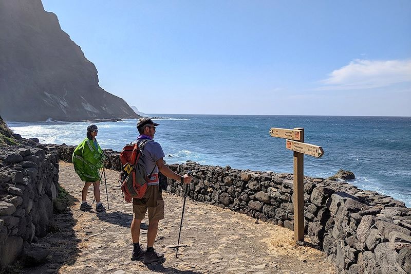 Immersion sur Sao Vicente et Santo Antao : Randonnées dynamiques et Nuits à la belle étoile !