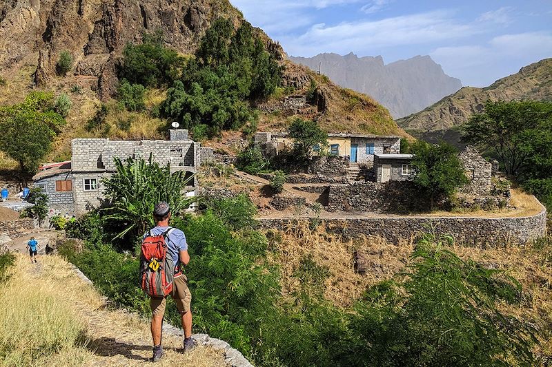 Immersion sur Sao Vicente et Santo Antao : Randonnées dynamiques et Nuits à la belle étoile !