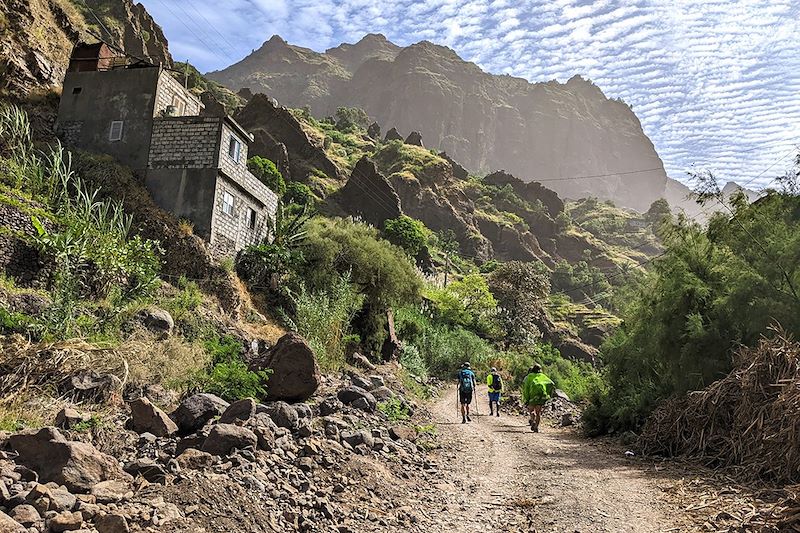 Immersion sur Sao Vicente et Santo Antao : Randonnées dynamiques et Nuits à la belle étoile !