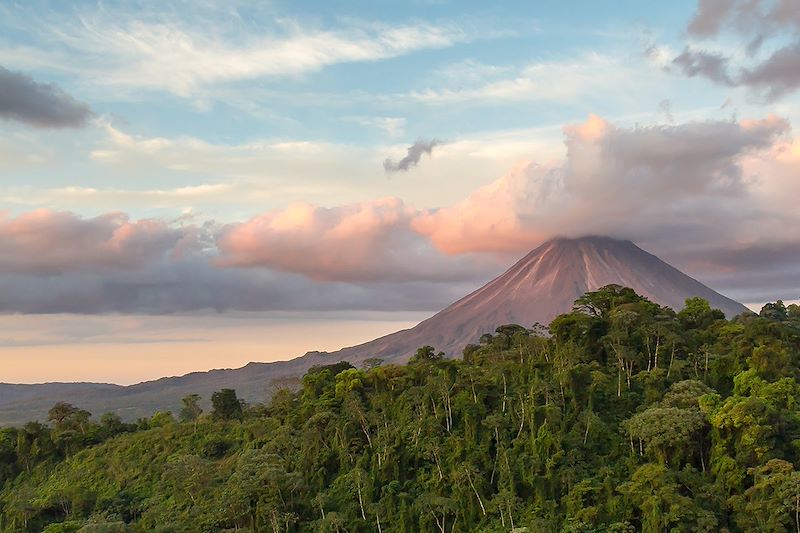 Un voyage multi-activités en famille du Costa Rica au Nicaragua à travers jungle, volcans et plages de l’océan Pacifique!