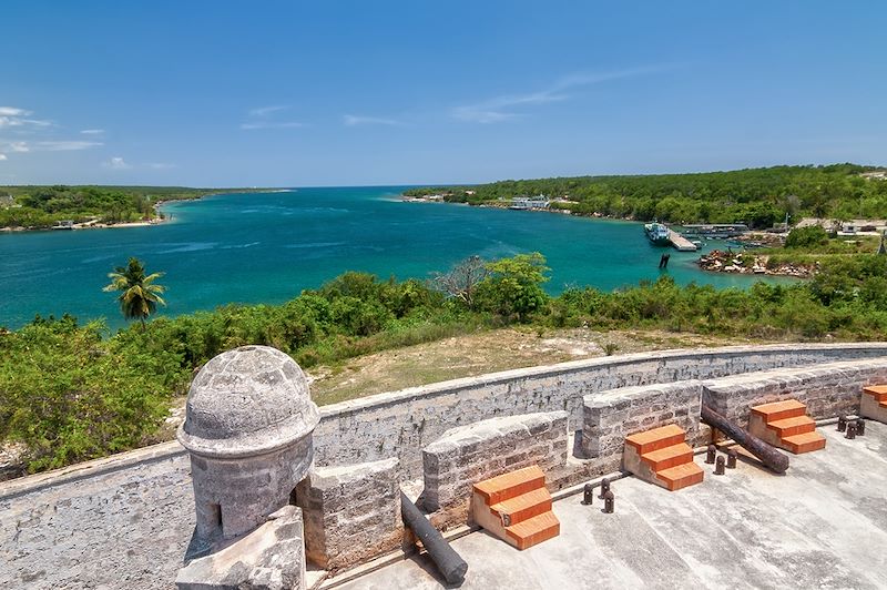 Les incontournables de Cuba, en maison d'hôte de charme tout confort avec balades, visites, baignades, sorties en bateau...