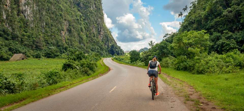 Voyage à vélo à Cuba entre les champs de tabac et les plages paradisiaques, en étape chez l’habitant, une aventure en roue libre !