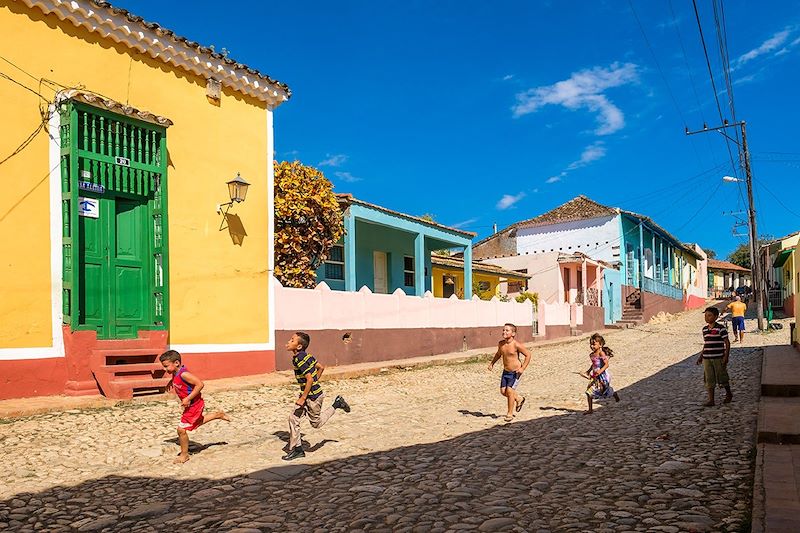 Enfants dans le centre historique de Trinidad - Cuba