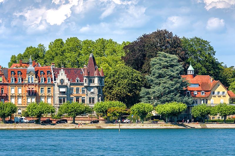 Tour du lac de Constance à vélo, avec une découverte complète du troisième lac d’Europe par ses 250 km de pistes cyclables.