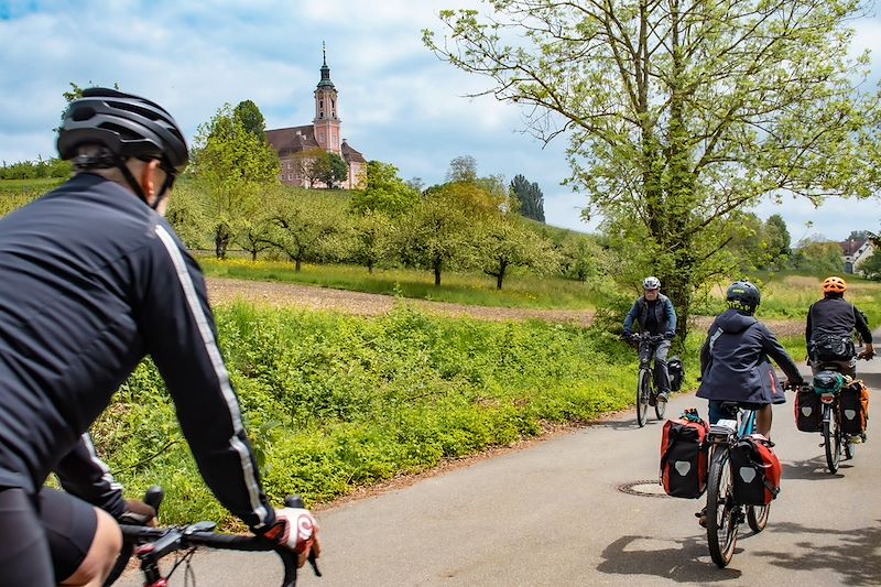 Boucle à vélo à la découverte des incontournables du lac de Constance, une aventure entre l'Allemagne, la Suisse et l'Autriche.