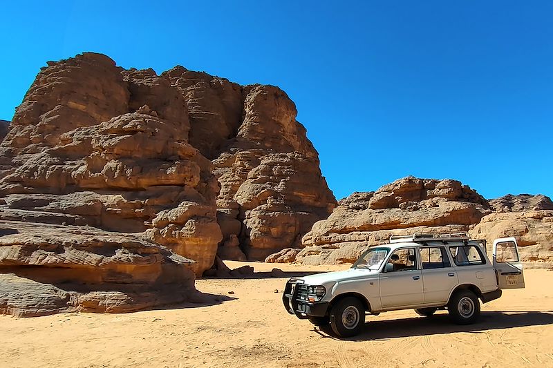 Un voyage en 4x4 au cœur du grand Sahara algérien, le Tassili n'Ajjer et ses secrets les plus cachés en hébergement confort !