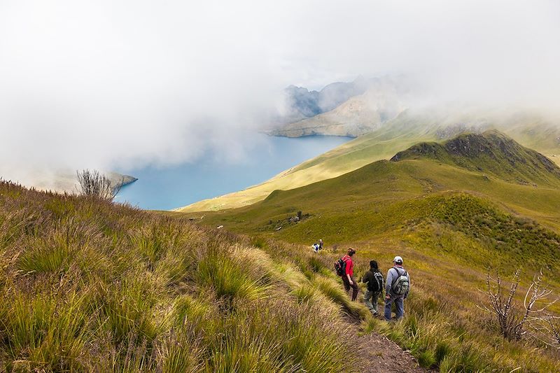 Un itinéraire de randonnées au cœur de l’Allée des Volcans, entre géants andins, marchés artisanaux et communautés !