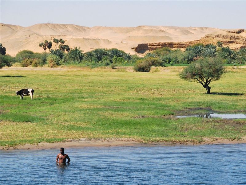 Le Nil en sandal et à pied