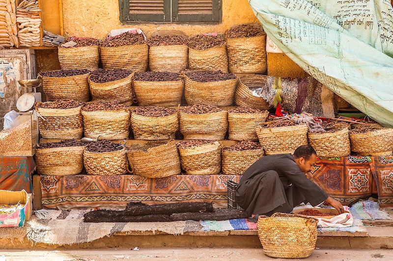 Vendeur dans le souk - Assouan - Égypte
