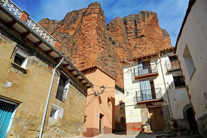 Village dans les Mallos de Riglos - Espagne