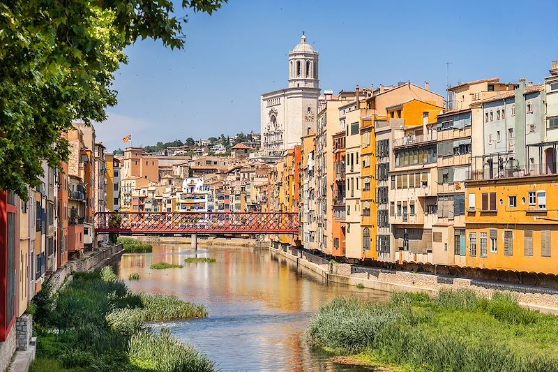 Une aventure au départ de Gérone mêlant chemins gravel, paysages méditerranéens et villages pittoresques