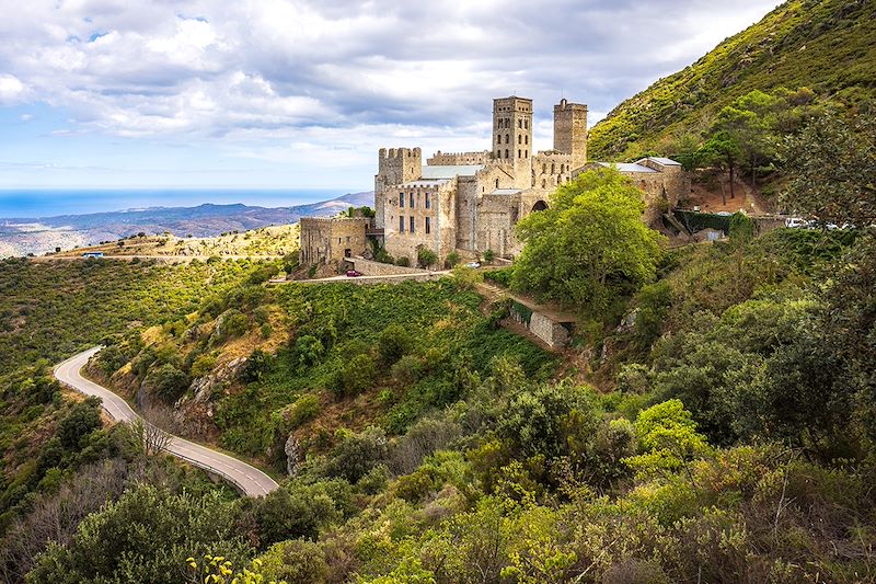 Une aventure au départ de Gérone mêlant chemins gravel, paysages méditerranéens et villages pittoresques