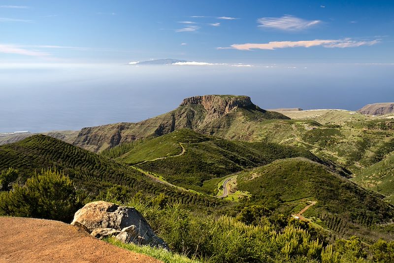 Combiné de deux îles complémentaires Tenerife et la Gomera entre paysages volcaniques et forêt subtropicale