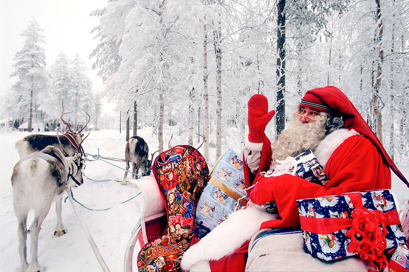 Le Père Noël dans le village de Rovaniemi - Laponie - Finlande