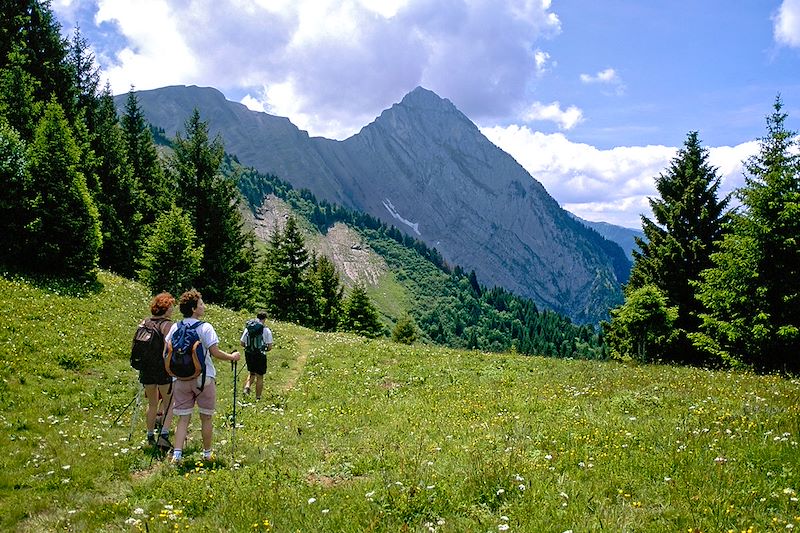 Randonnée et stage de yoga au grand air en Savoie