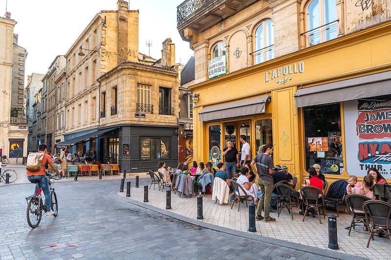 Voyage culinaire à la découverte des saveurs bordelaises, avec un déjeuner dans le restaurant de Philippe Etchebest.