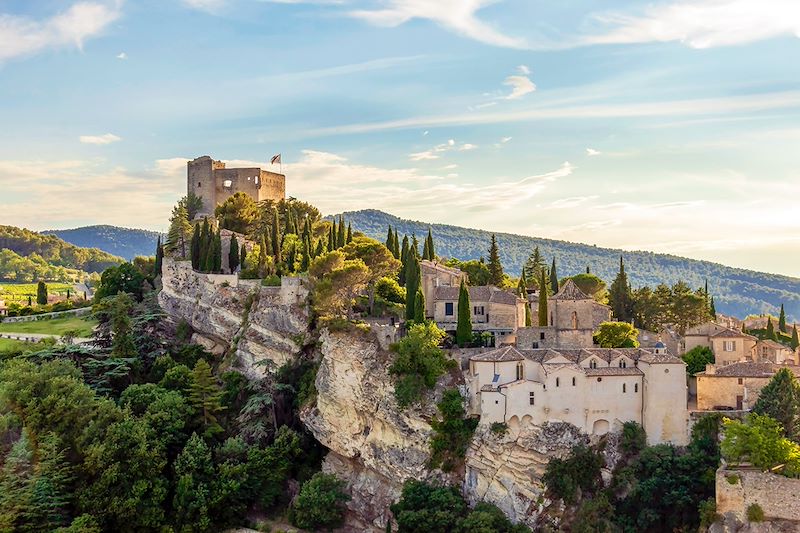 Randonnée entre mer et montagne : à la découverte du Mont Ventoux et des Baronnies Provençales.