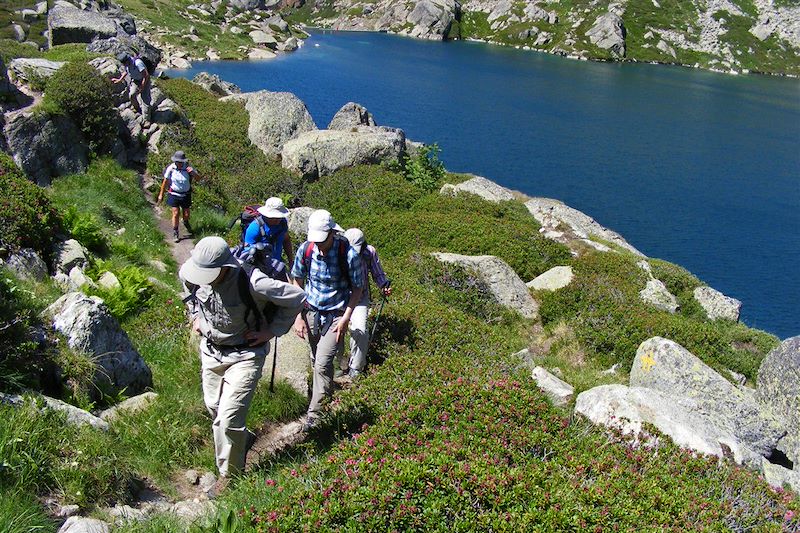 Aventure familiale en pleine nature, depuis un hôtel à la découverte des montagnes andorranes 