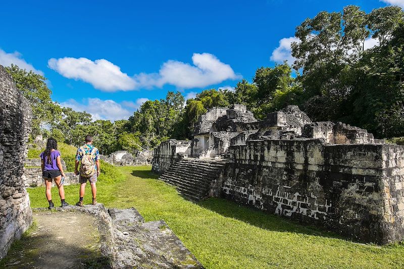 Découverte complète et colorée du monde maya, d'Antigua au lac Atitlán, de la Caraïbe à la jungle de Tikal, tout en douceur.