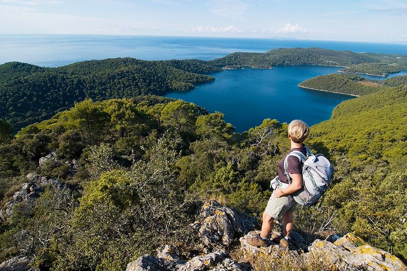 Voyage en Dalmatie du sud et randonnées à travers les îles de Brac, Hvar, Korcula et Mljet.