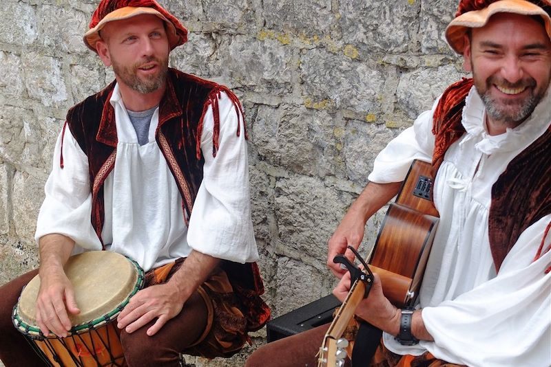 Activités en famille à Korcula et ses environs : randonnées côtières, sortie en kayak, excursion en bateau, ... 