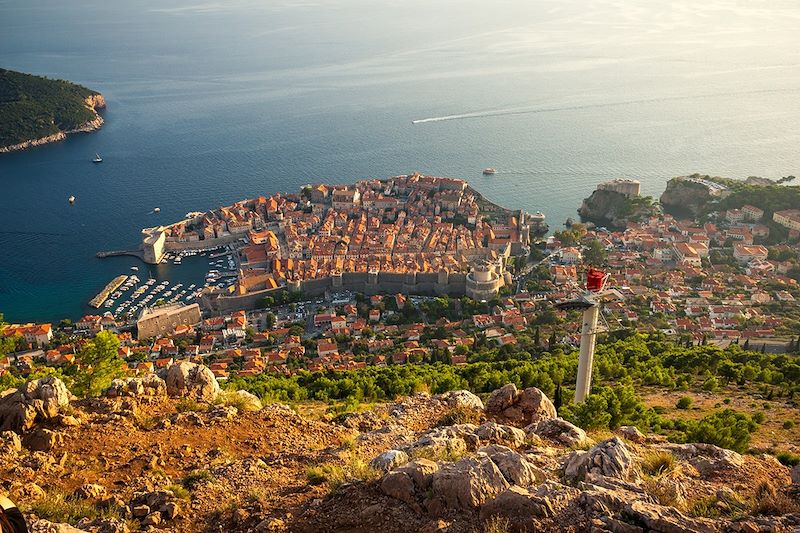 Activités en famille à Korcula et ses environs : randonnées côtières, sortie en kayak, excursion en bateau, ... 