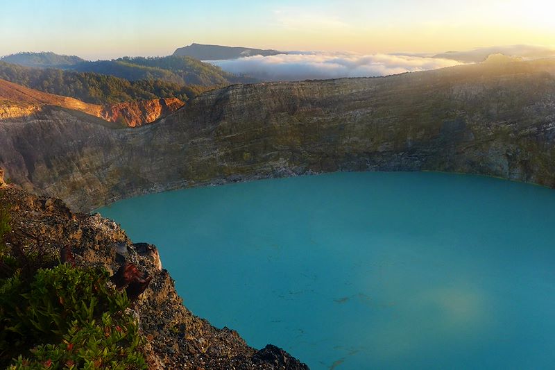 Une traversée de Flores avec chauffeur & guides locaux – Volcan Kelimutu, Snorkeling aux 17 îles, et dragons de Komodo