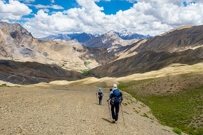 Trek au cœur des paysages majestueux de l'Himalaya avec guide et nuits sous tente après la découverte des monastères autour de Leh