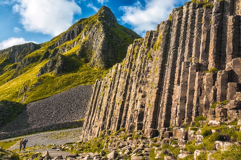 Des grands espaces sauvages du Donegal aux charmes de l'Irlande du nord. Une itinérance tout en contrastes.