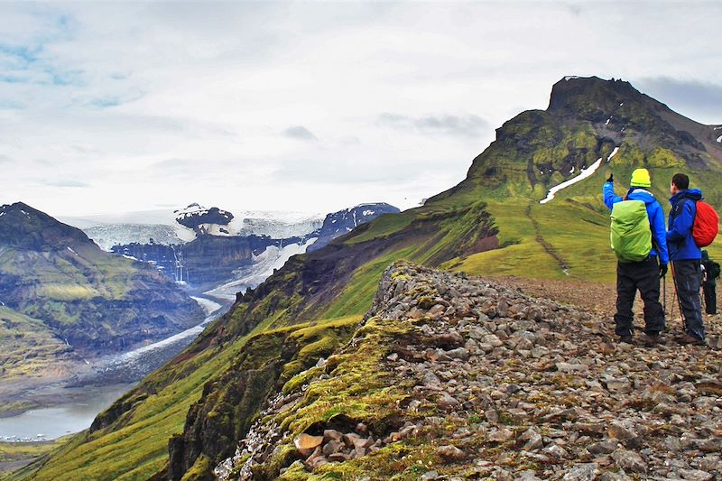 Partez avec ce circuit sud de l'Islande en 8 jours à la découverte de cette côte lors de randonnées avec des nuits en refuge