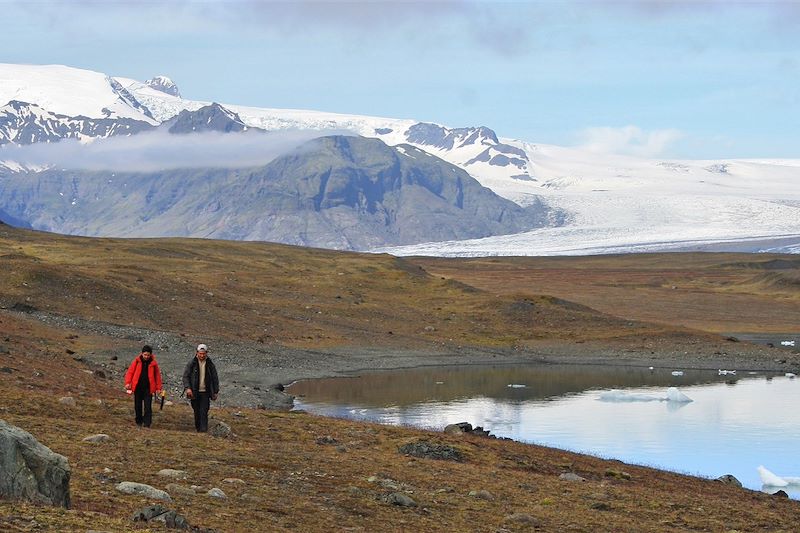 Partez avec ce circuit sud de l'Islande en 8 jours à la découverte de cette côte lors de randonnées avec des nuits en refuge