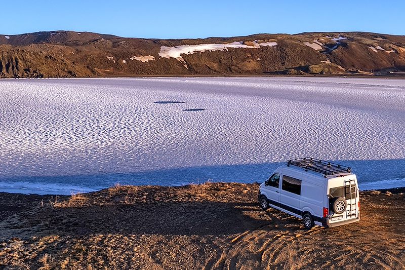 Road trip de 15 jours en Islande en van 4x4 équipé camping pour une découverte approfondie de l'Islande