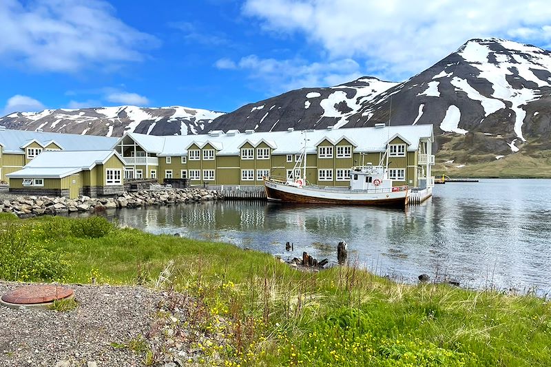 Road trip de 15 jours en Islande en van 4x4 équipé camping pour une découverte approfondie de l'Islande