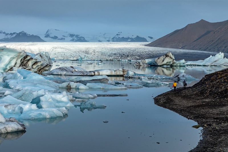 Les plus beaux spots du sud de l'Islande, en version hivernale, raquettes aux pieds et aurores boréales dans le ciel