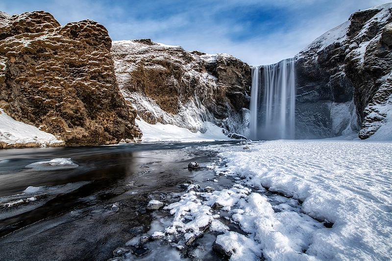 Les plus beaux spots du sud de l'Islande, en version hivernale, raquettes aux pieds et aurores boréales dans le ciel